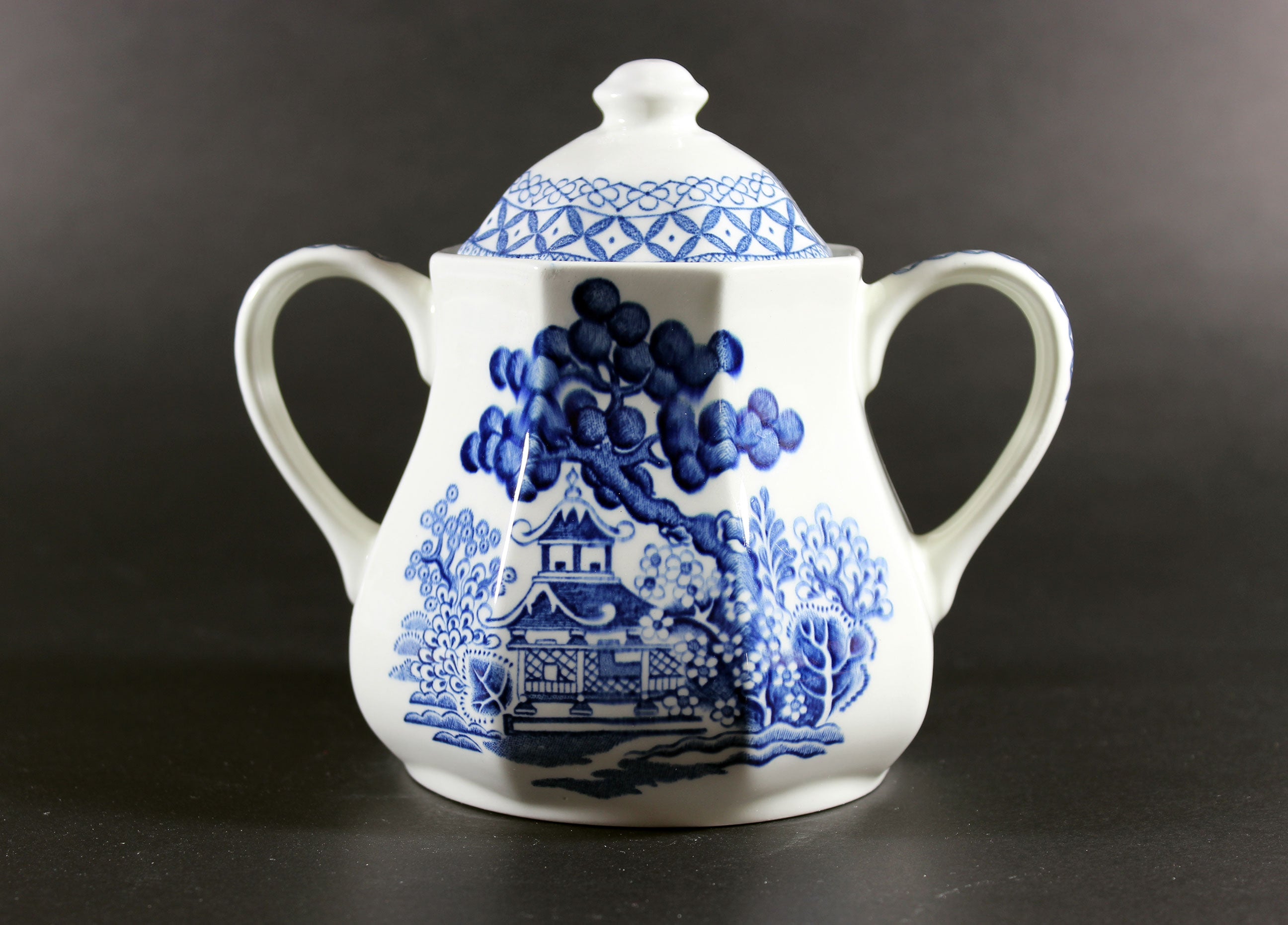 Blue Willow, Cream and Covered Sugar Bowl, J&G Meakin, Royal Staffordshire