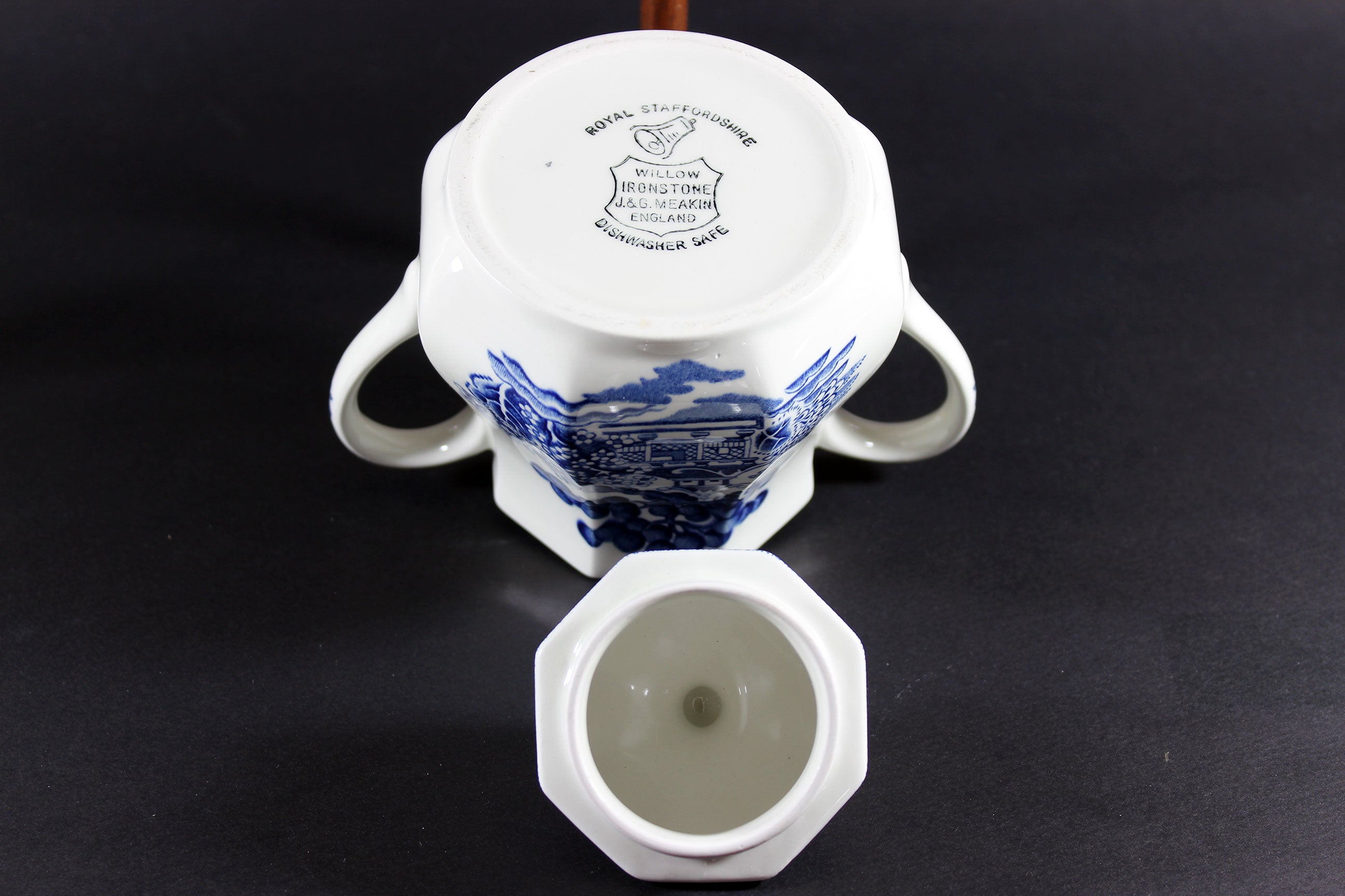 Blue Willow, Cream and Covered Sugar Bowl, J&G Meakin, Royal Staffordshire