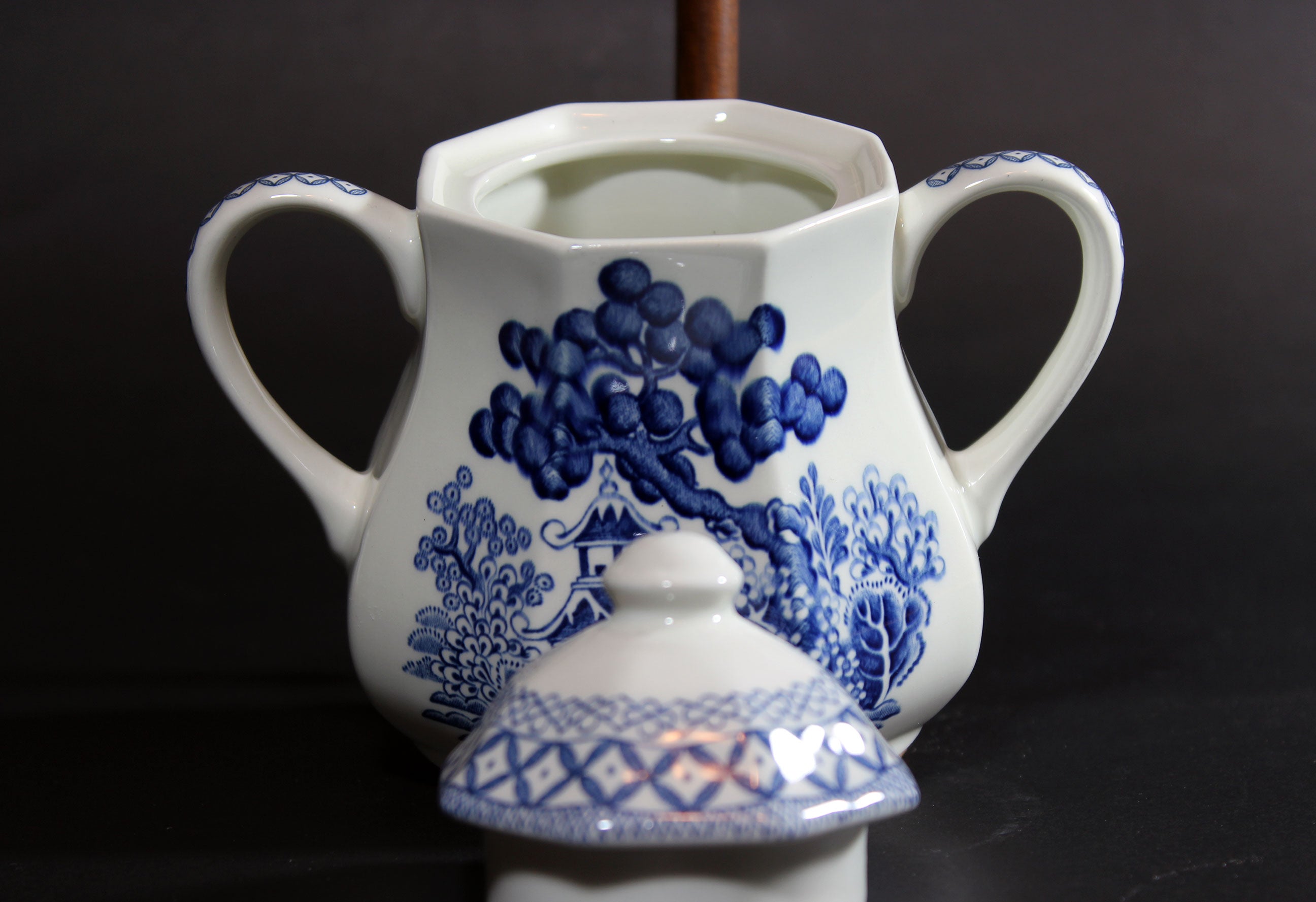 Blue Willow, Cream and Covered Sugar Bowl, J&G Meakin, Royal Staffordshire