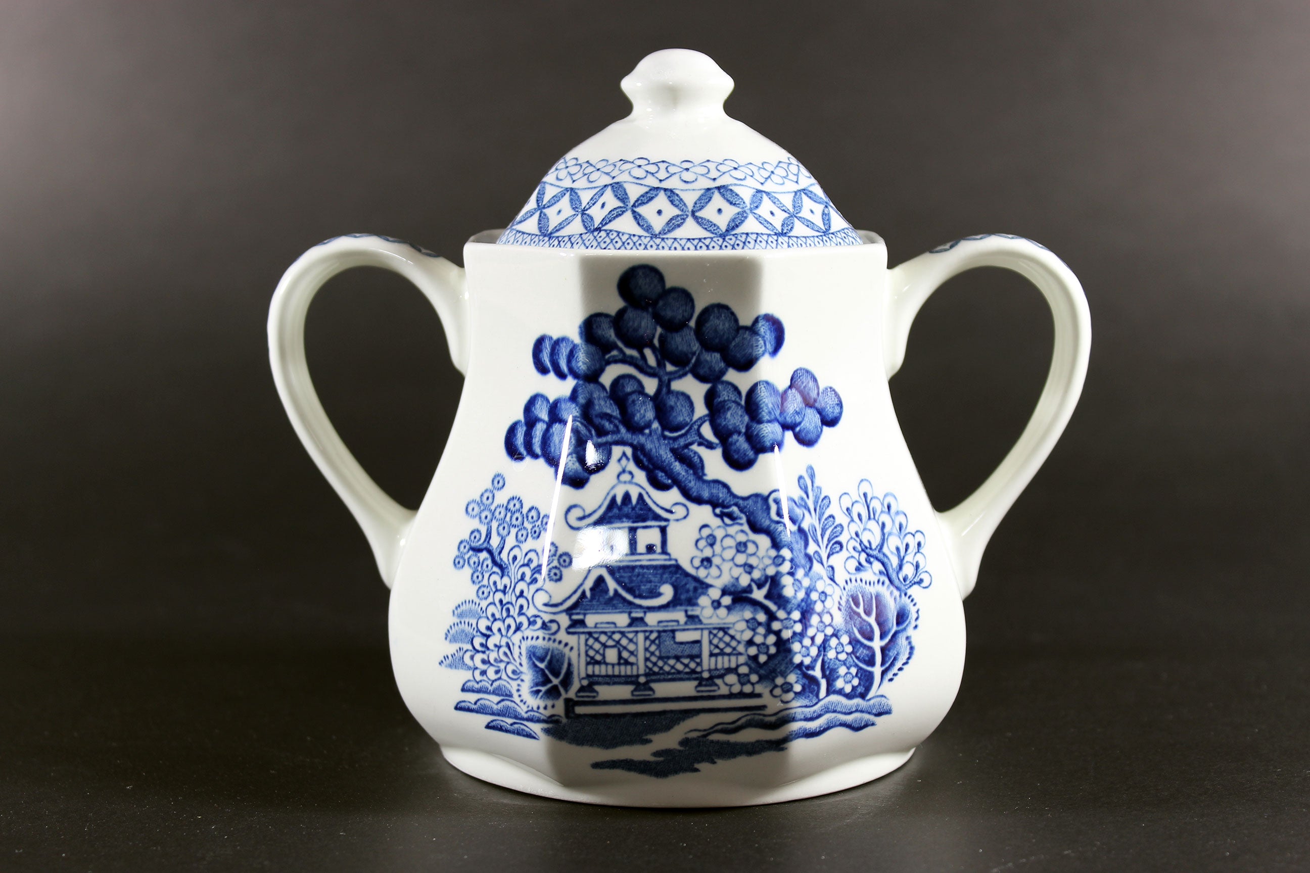 Blue Willow, Cream and Covered Sugar Bowl, J&G Meakin, Royal Staffordshire