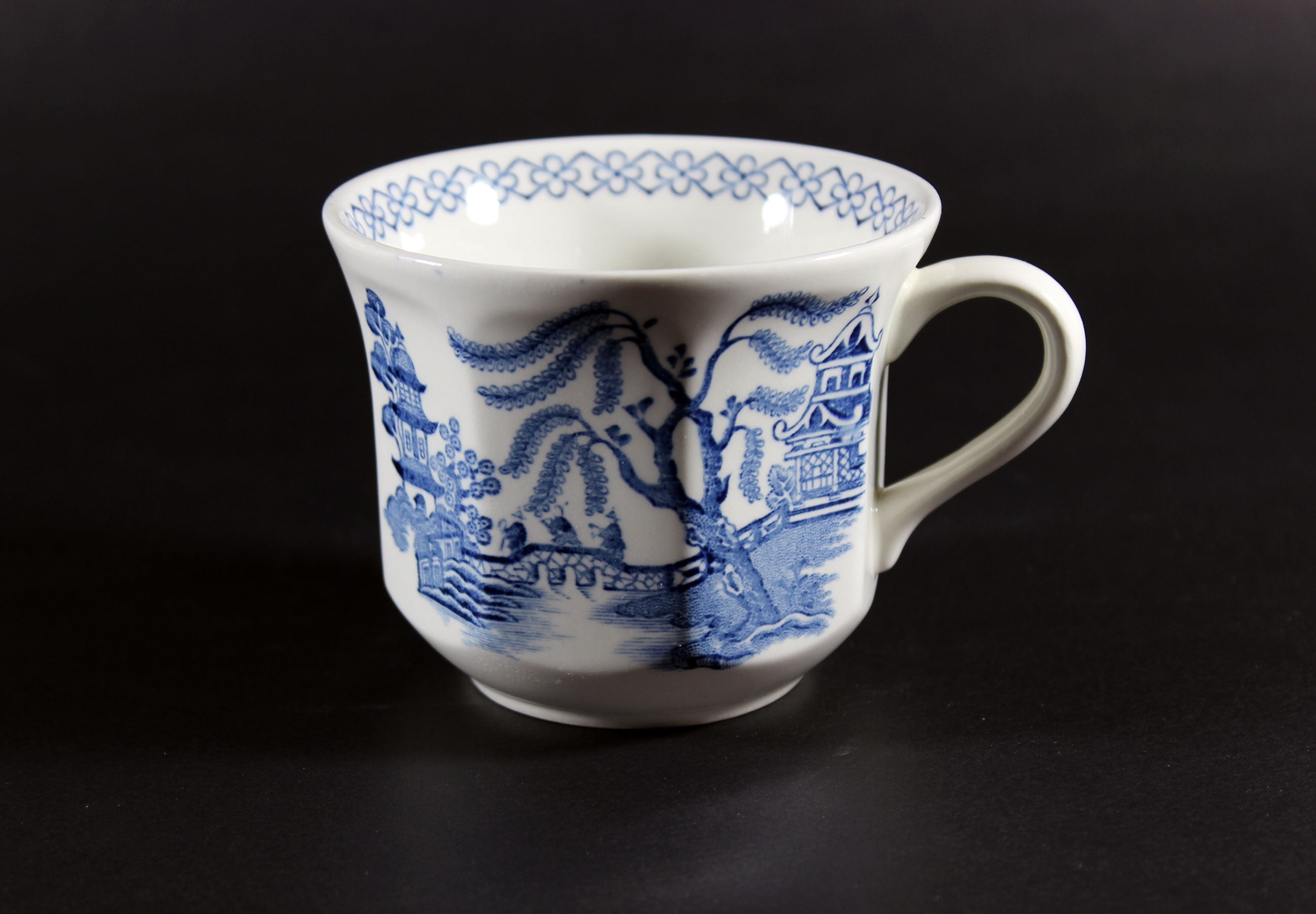 Blue Willow, Teacup, Meakin, Staffordshire