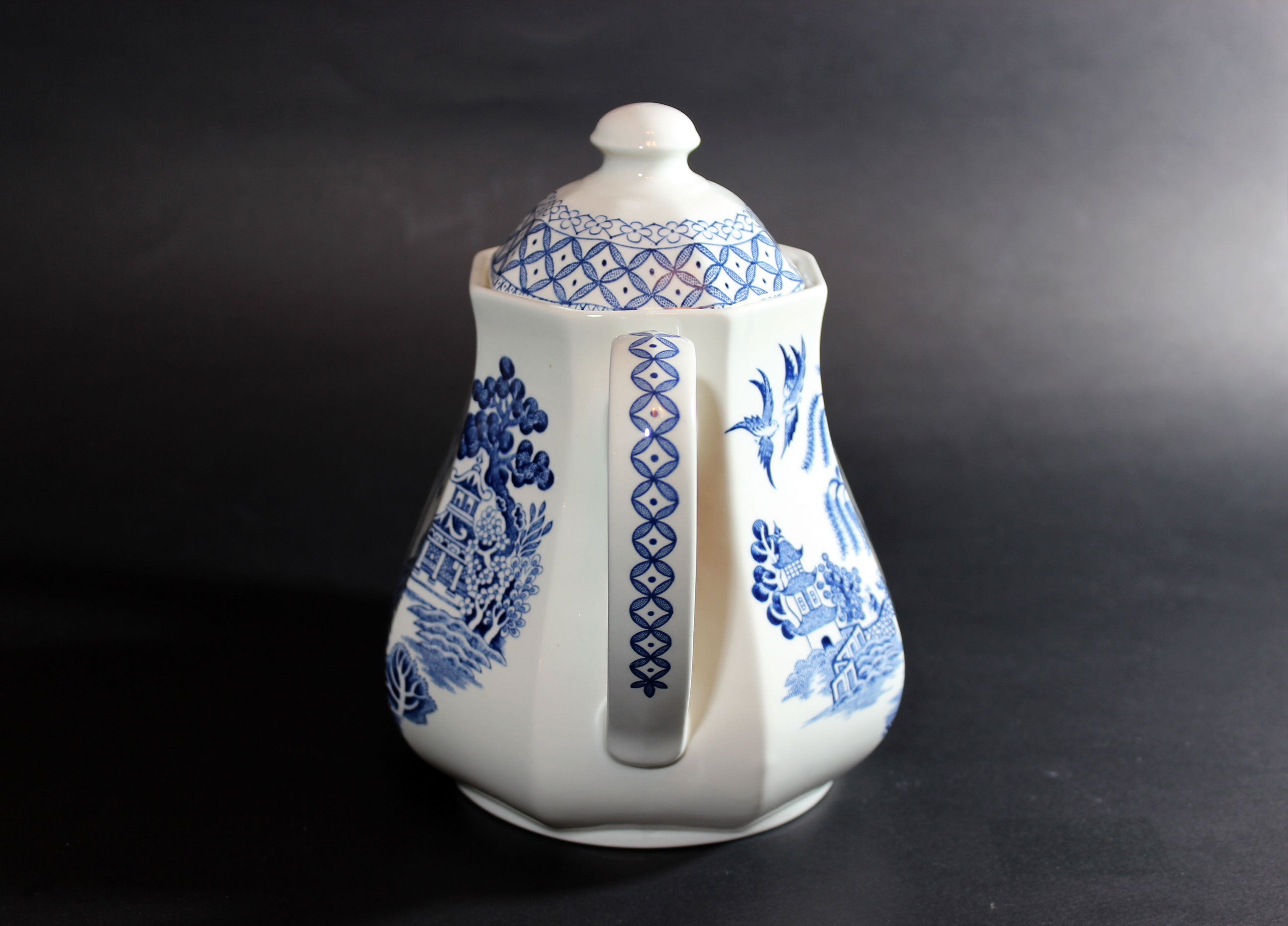 Meakin Blue Willow Teapot, Staffordshire
