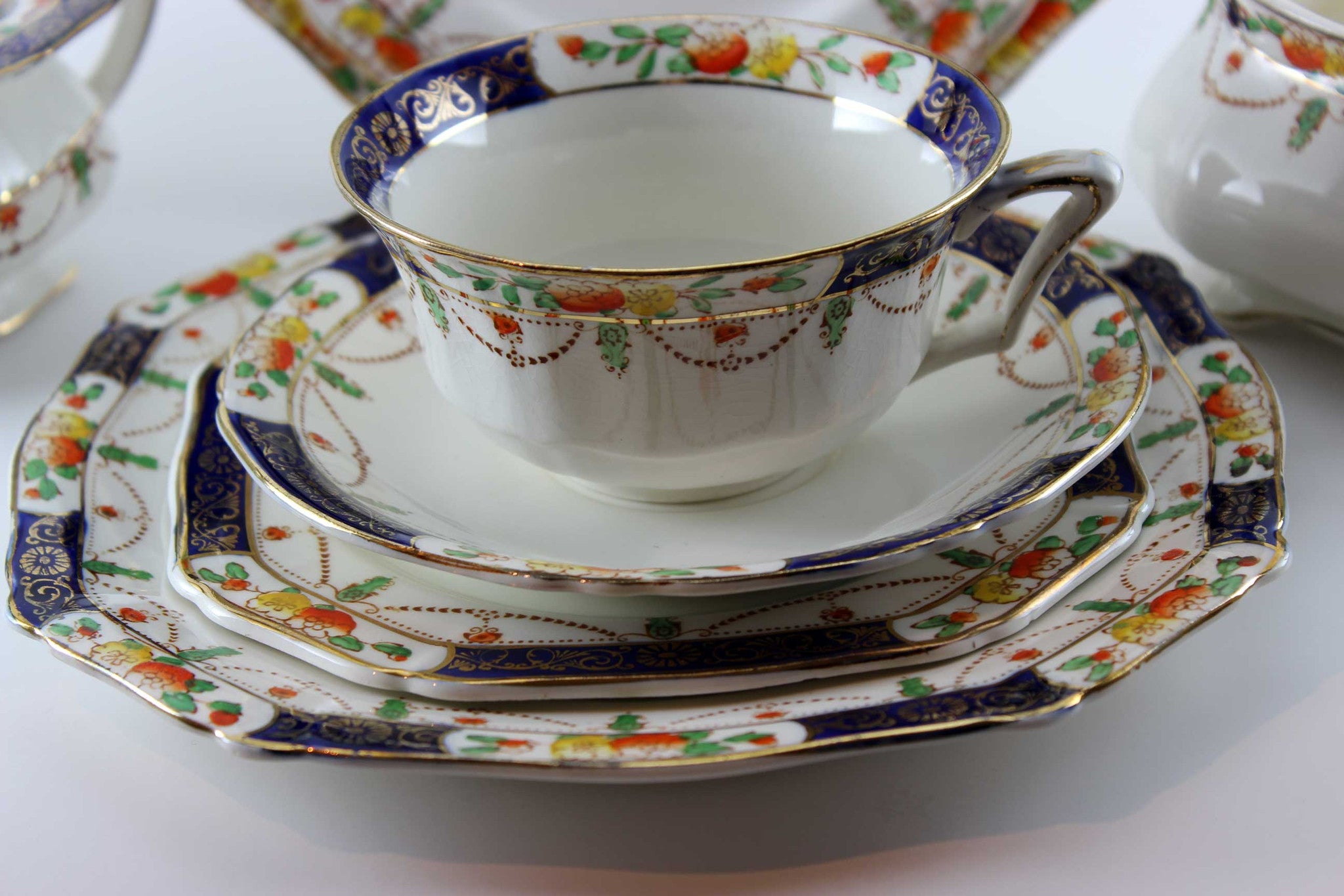 Alfred Meakin Fine Bone China Tea Service Solway