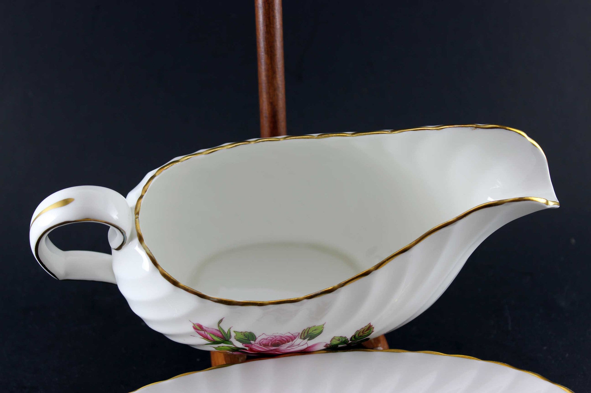 Northumbria Carleton Rose Gravy Boat and Under Plate
