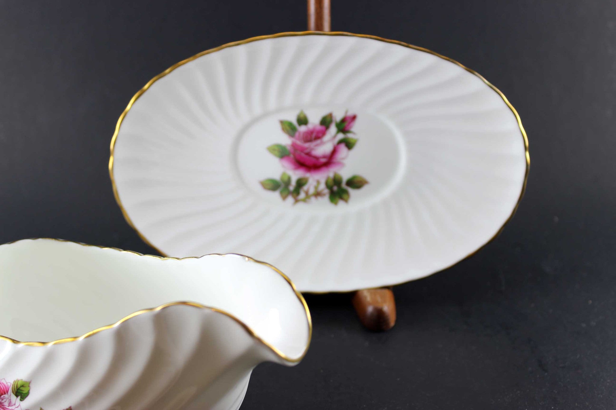Northumbria Carleton Rose Gravy Boat and Under Plate