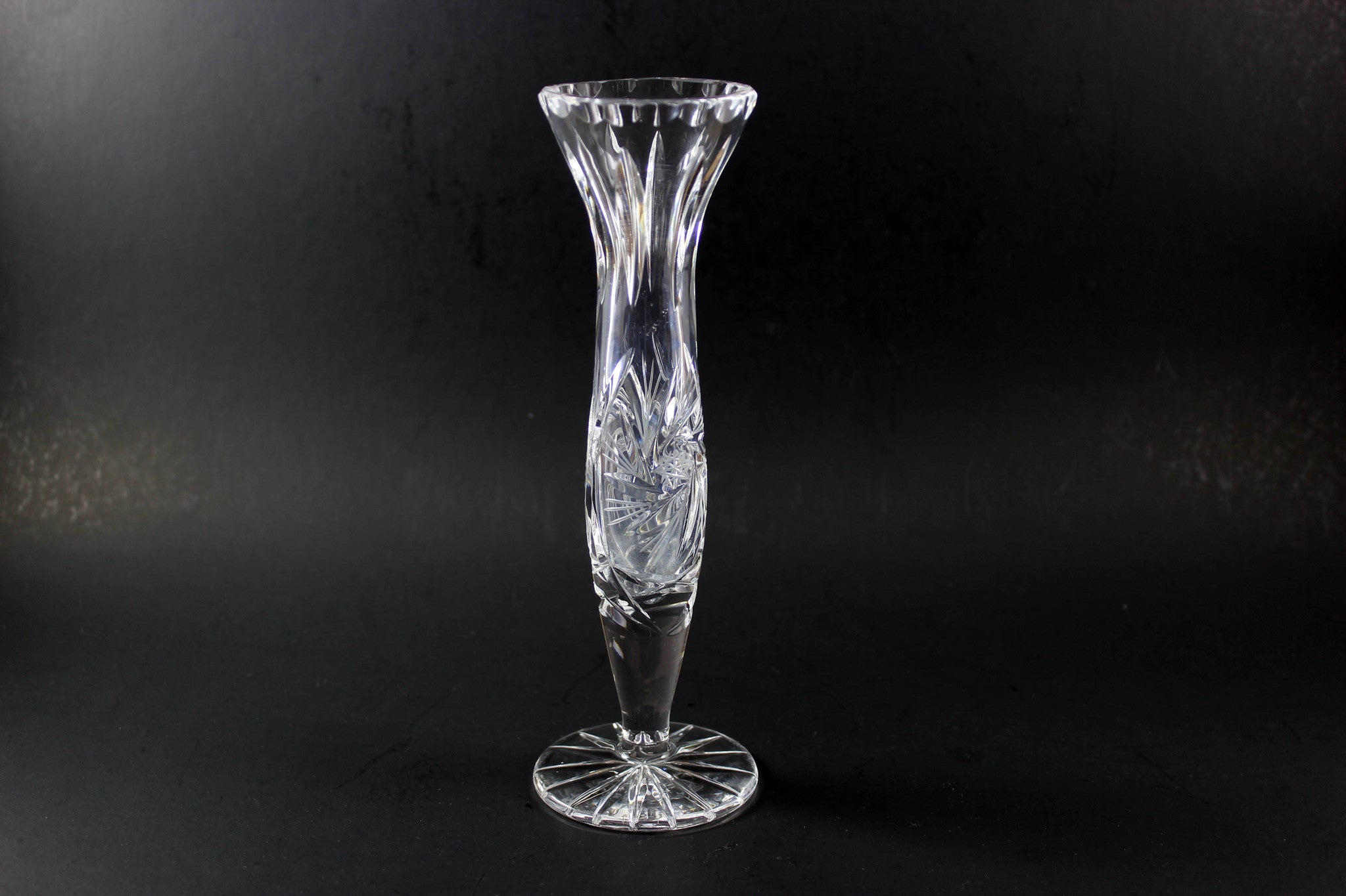 Pinwheel Crystal-Fluted Bud Vase