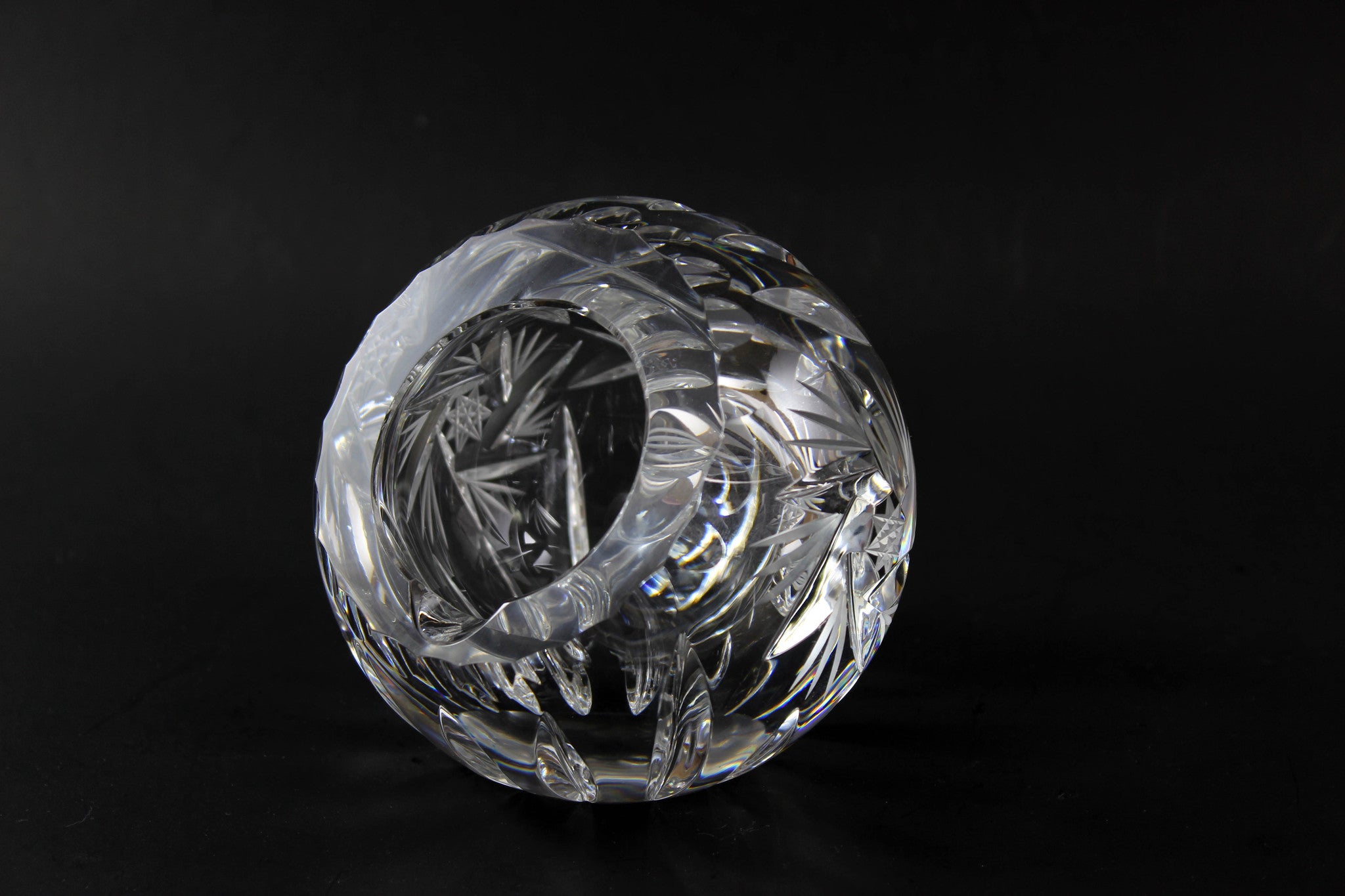 Pinwheel Crystal Round Rose Bowl-like Ashtray
