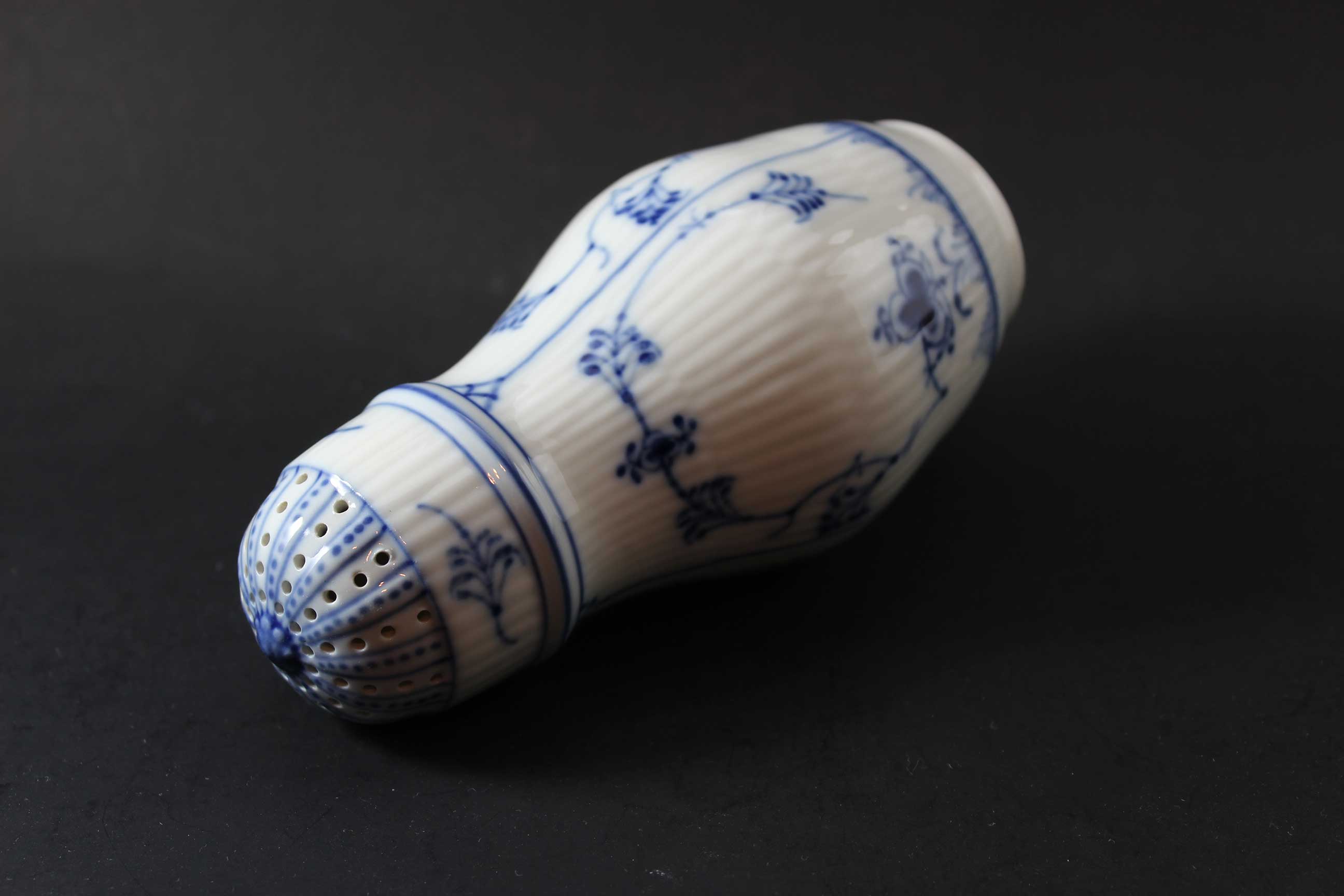 Royal Copenhagen, Blue Fluted Plain, Sugar Shaker_5