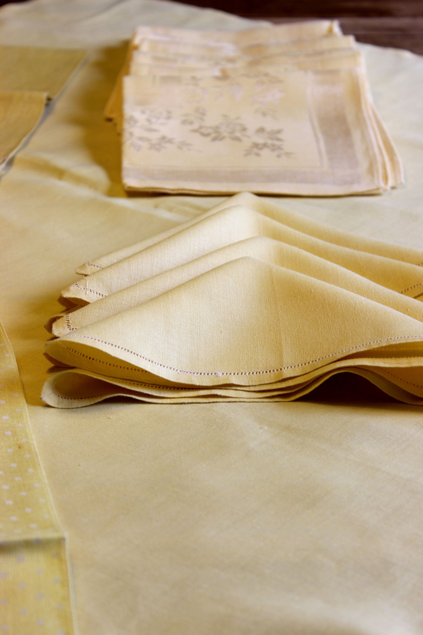 Irish Linen, Soft Yellow Bridge Set with Tea Towels