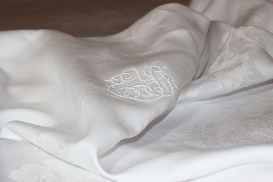 Double Damask Linen Table Cloth, Very Large