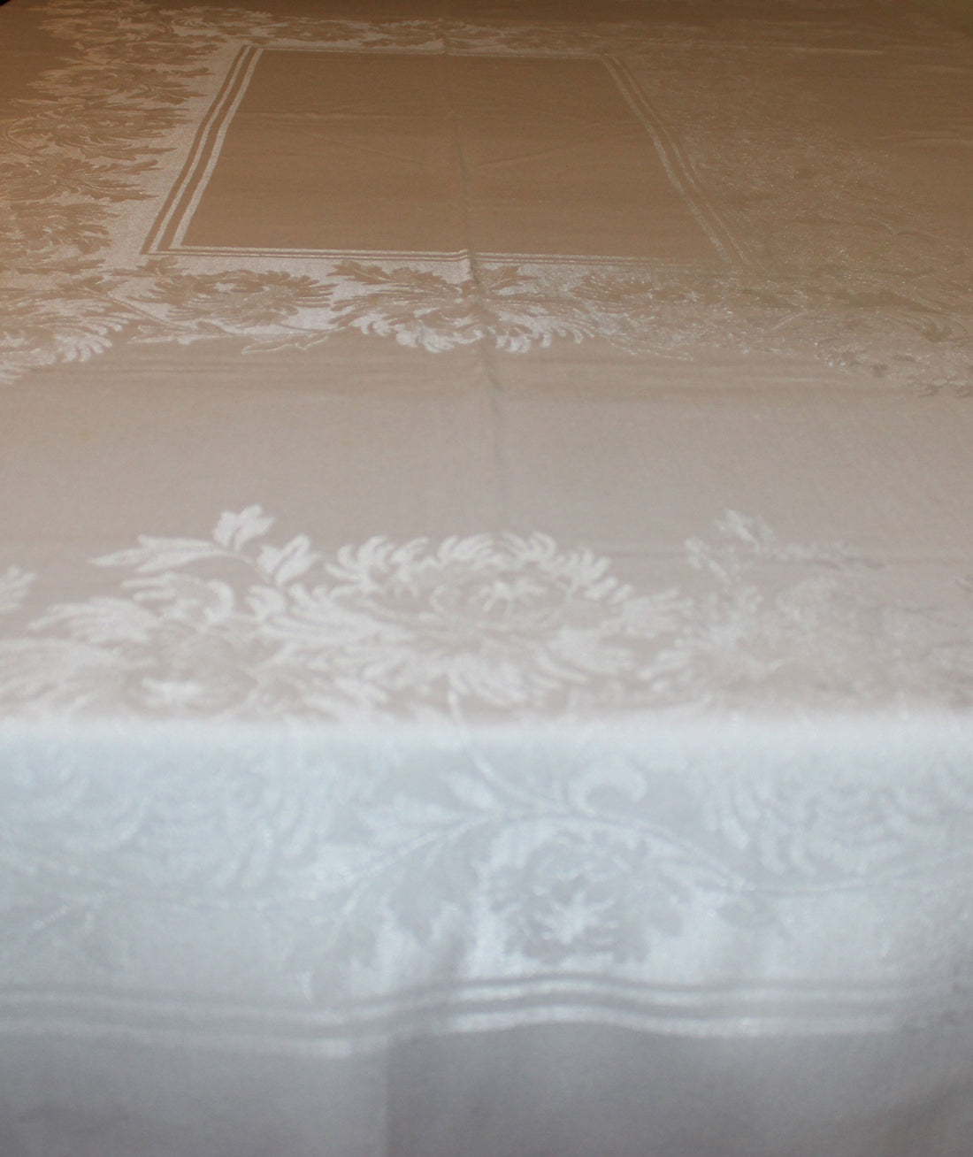 Double Damask Linen Table Cloth, Medium 