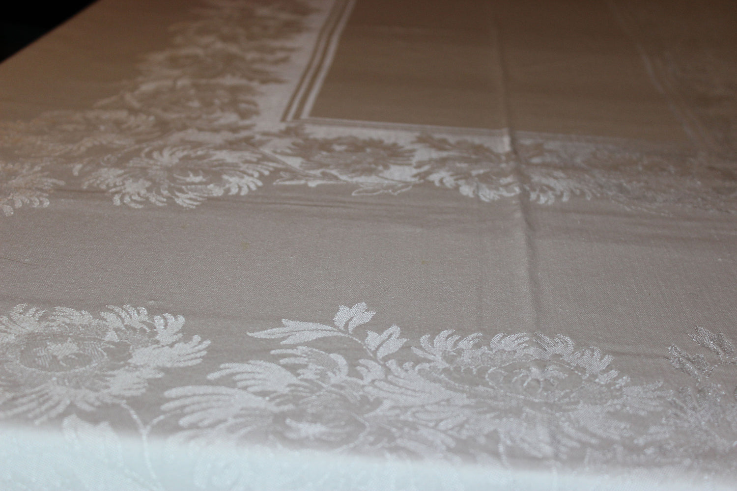 Double Damask Linen Table Cloth, Medium