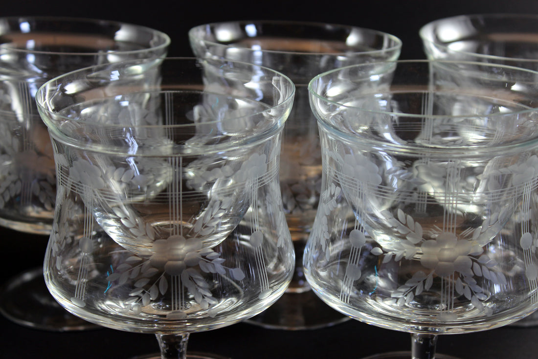 Etched Glass Seafood Cocktail Glasses With Chiller Inserts