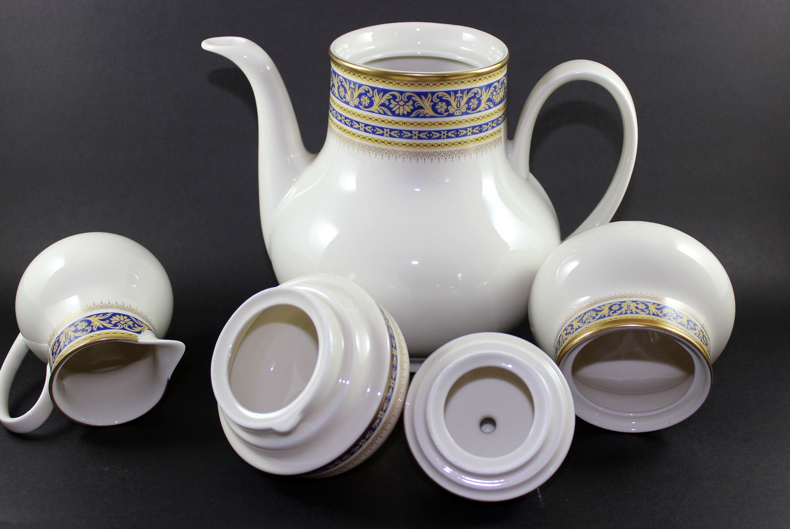 Vohenstrauss, Johann Seltmann Porcelain Coffee Set