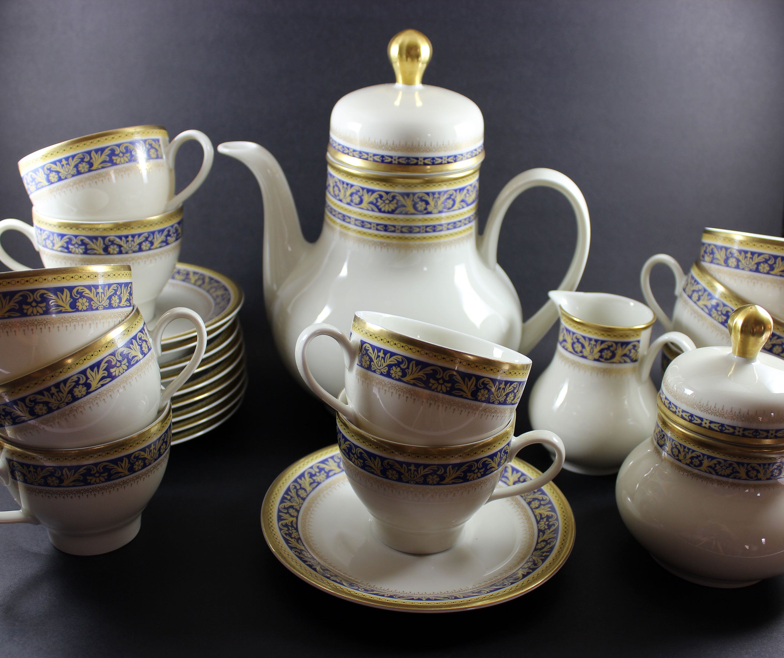 Vohenstrauss, Johann Seltmann Porcelain Coffee Set