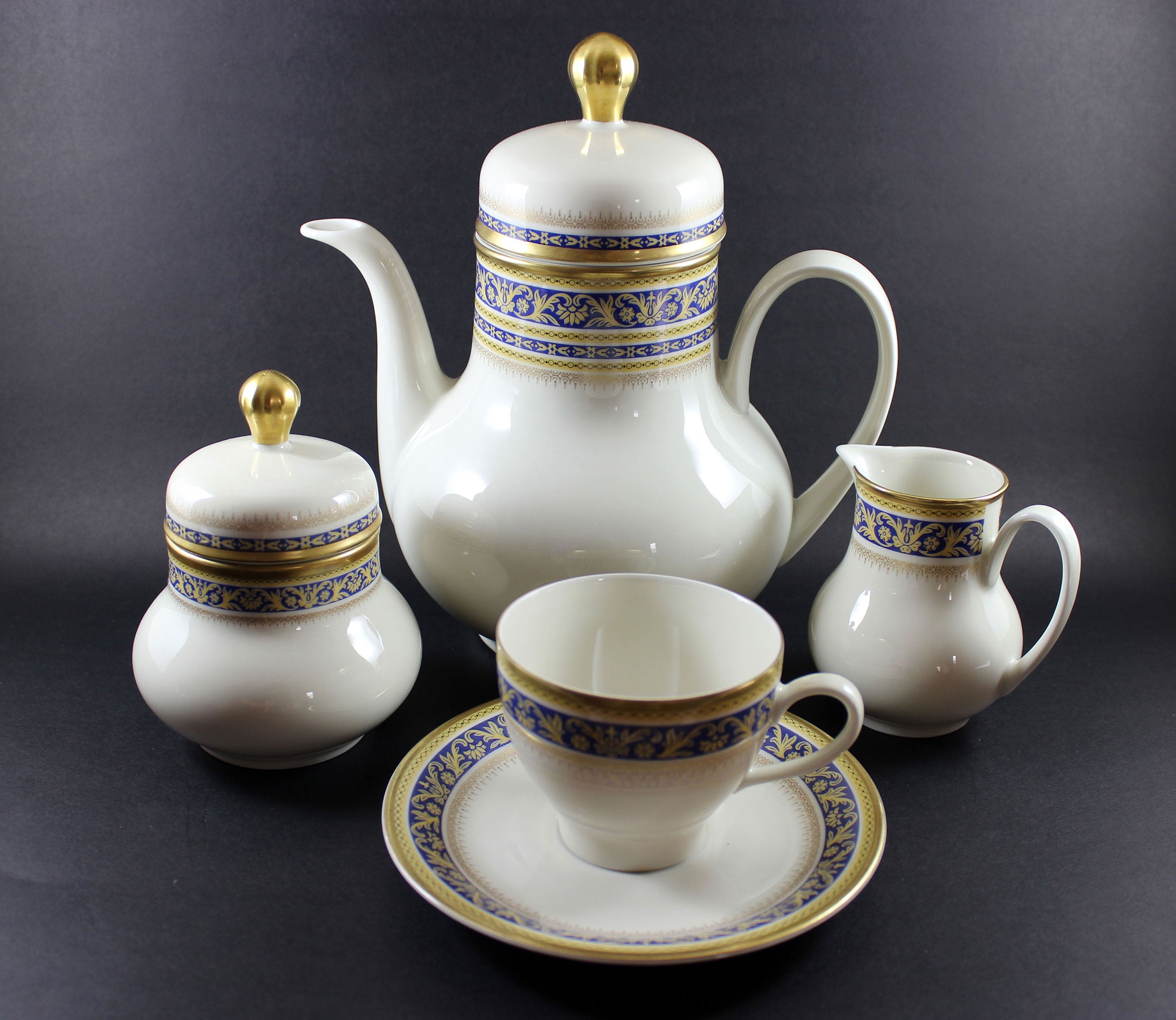 Vohenstrauss, Johann Seltmann Porcelain Coffee Set