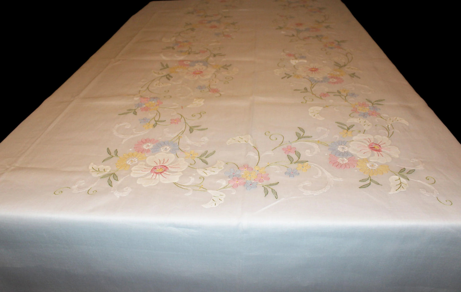 Madeira Organza Banquet Sized Tablecloth with Matching Napkins
