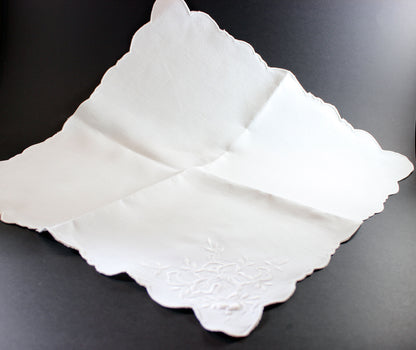 Madeira Hand Embroidered Linen Napkins with Leaves, White