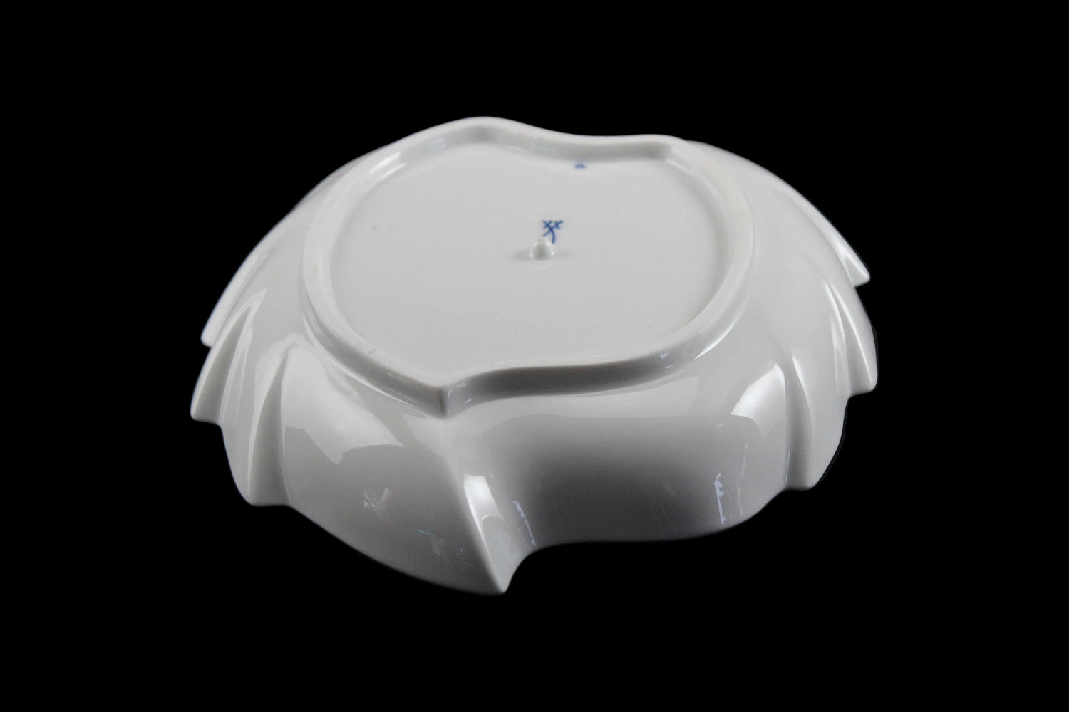 Meissen Blue Onion Leaf Dish