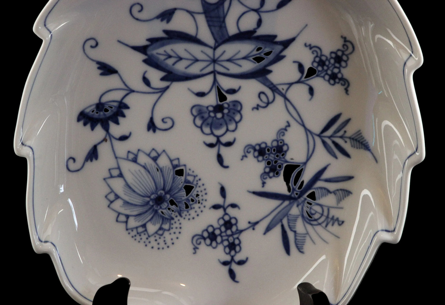 Meissen Blue Onion Leaf Dish