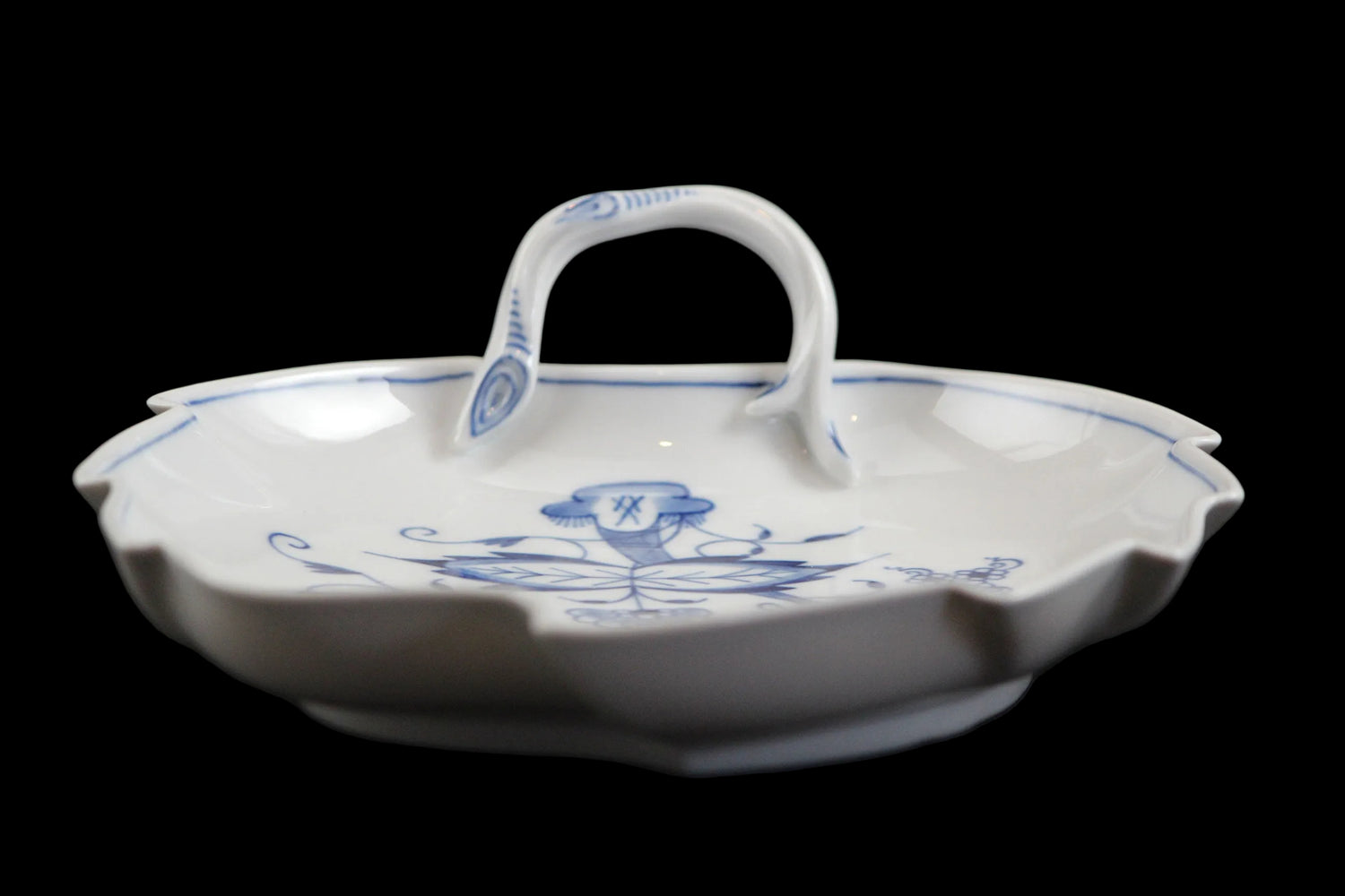 Meissen Blue Onion Leaf Dish