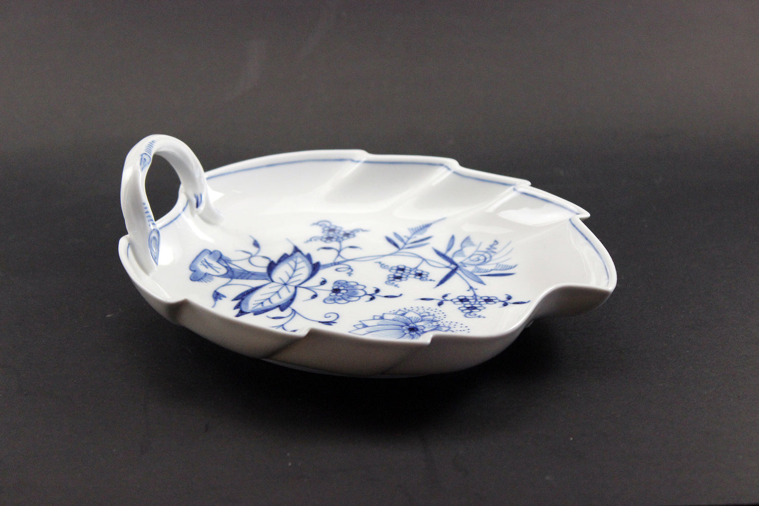 Meissen Blue Onion Leaf Dish