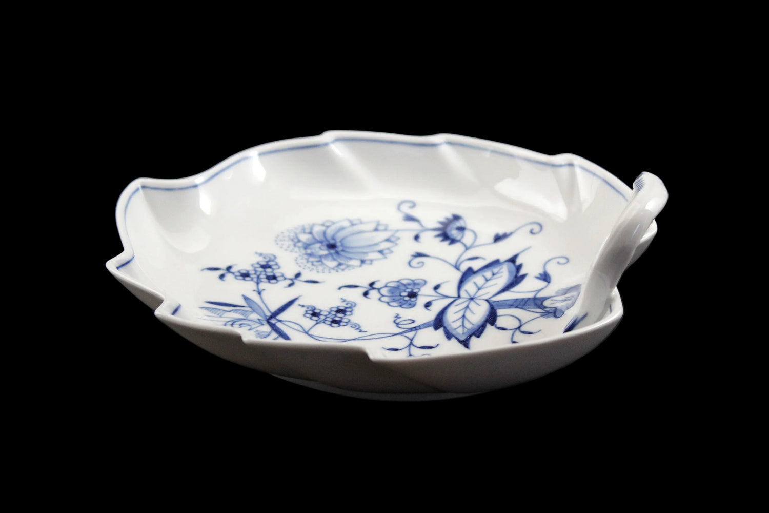 Meissen Blue Onion Leaf Dish
