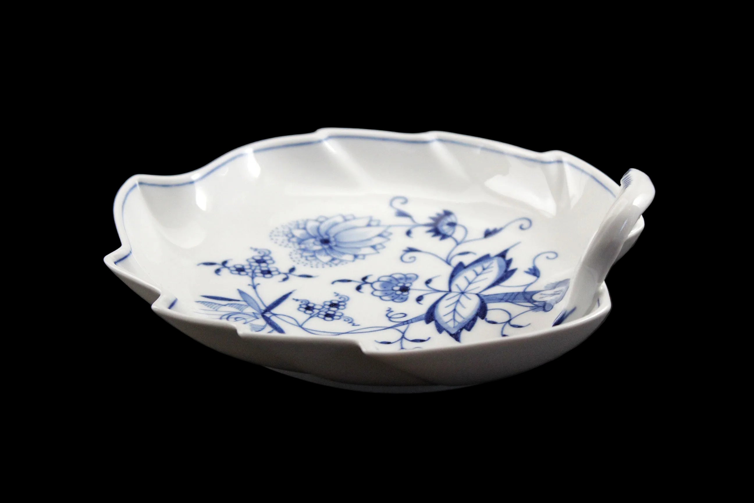 Meissen Blue Onion Leaf Dish