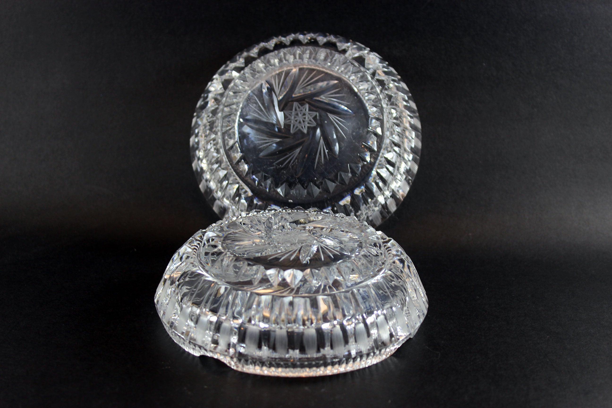 Round, Pinwheel Design, Heavy Glass Ashtray