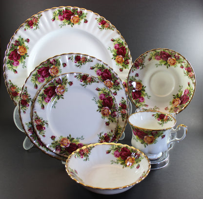 Royal Albert, Old Country Roses, 6 Piece Place Settings, England