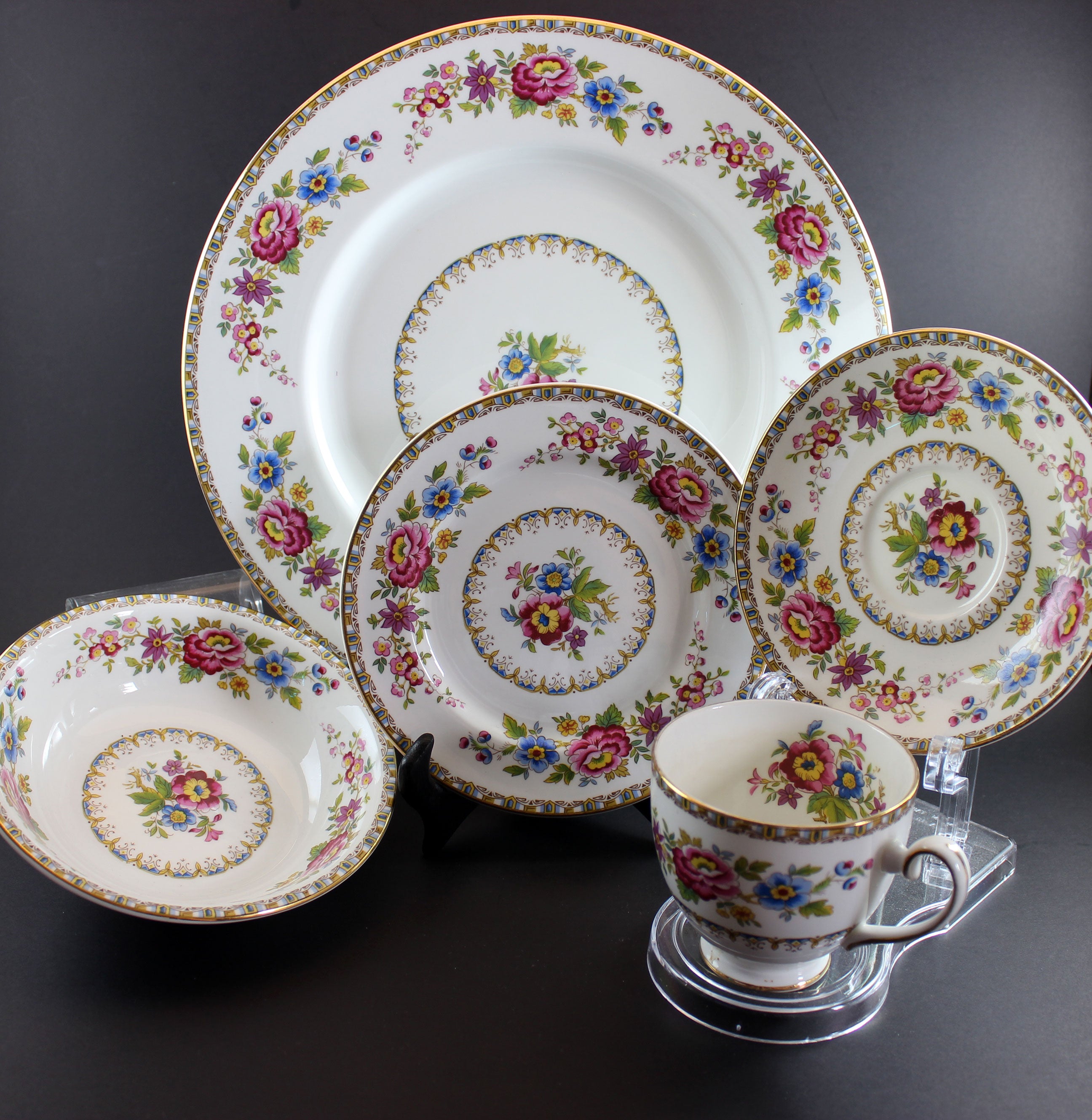 Royal Grafton, Malvern Pattern, 5 Piece Place Settings