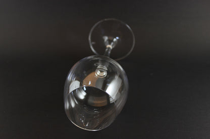 Set of Spiegelau Arabeske clear wine glasses on a dark background