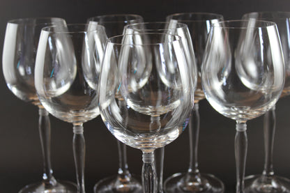 Set of Spiegelau Arabeske clear wine glasses on a dark background