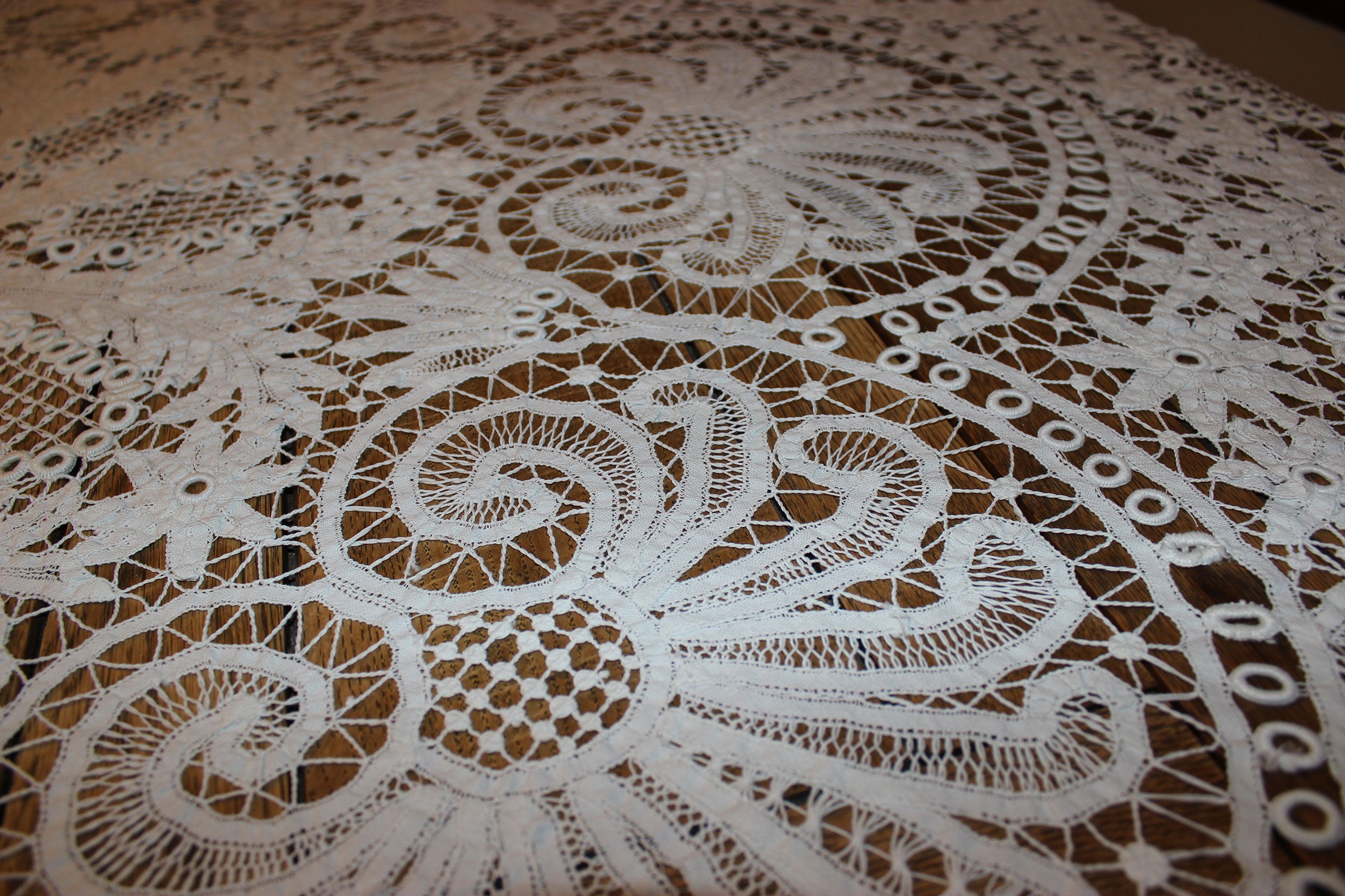 Ecru Battenburg Lace Tablecloth