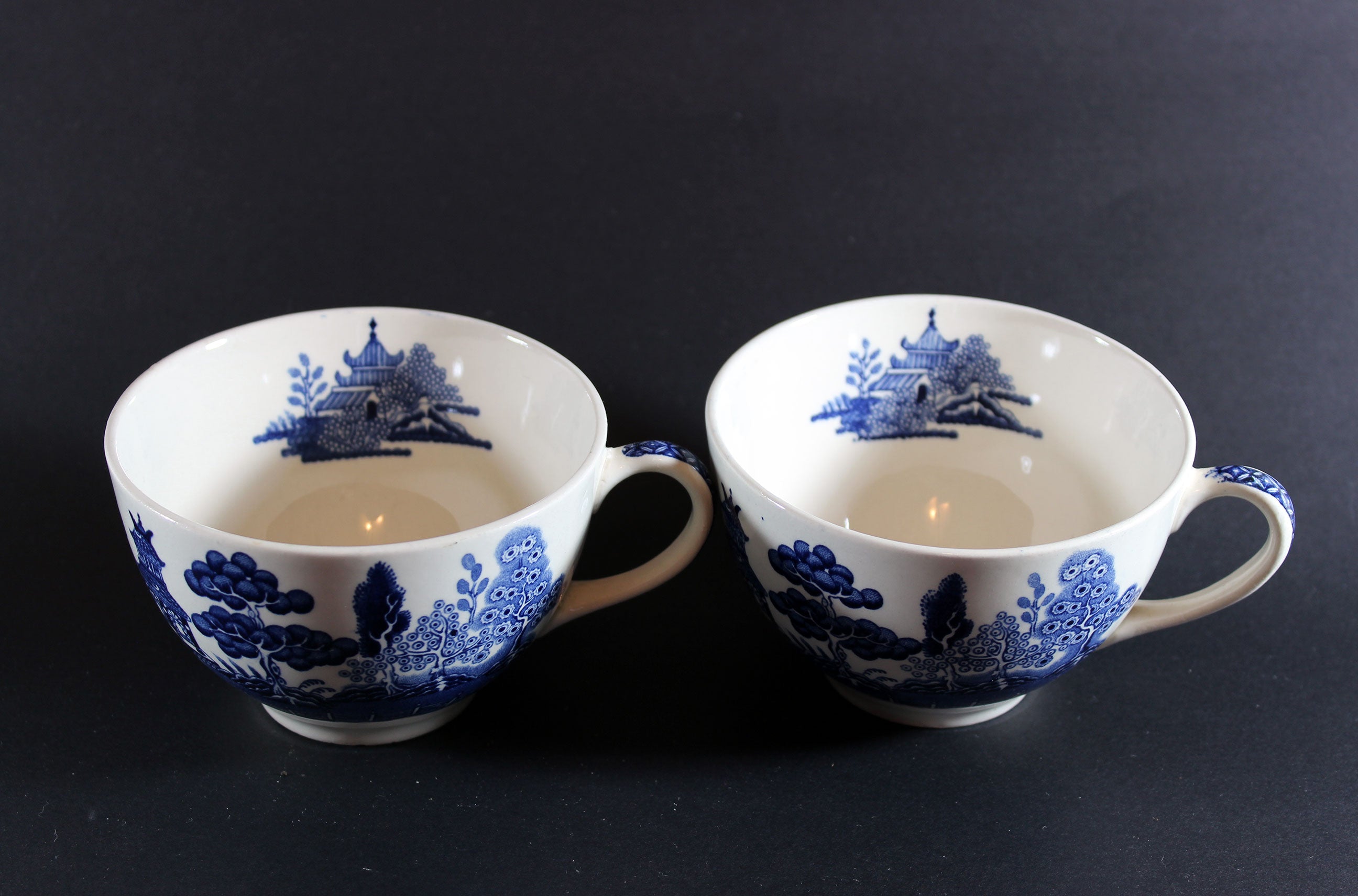 Blue Willow Large Teacups Johnson Brothers With A Past