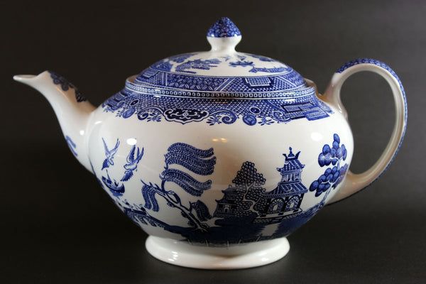 Blue Willow Teapot, Johnson Brothers_1
