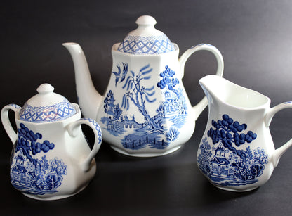 Meakin Blue Willow Teapot, Staffordshire