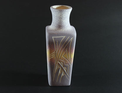 Navajo Pottery Vase, Sagg Dineh