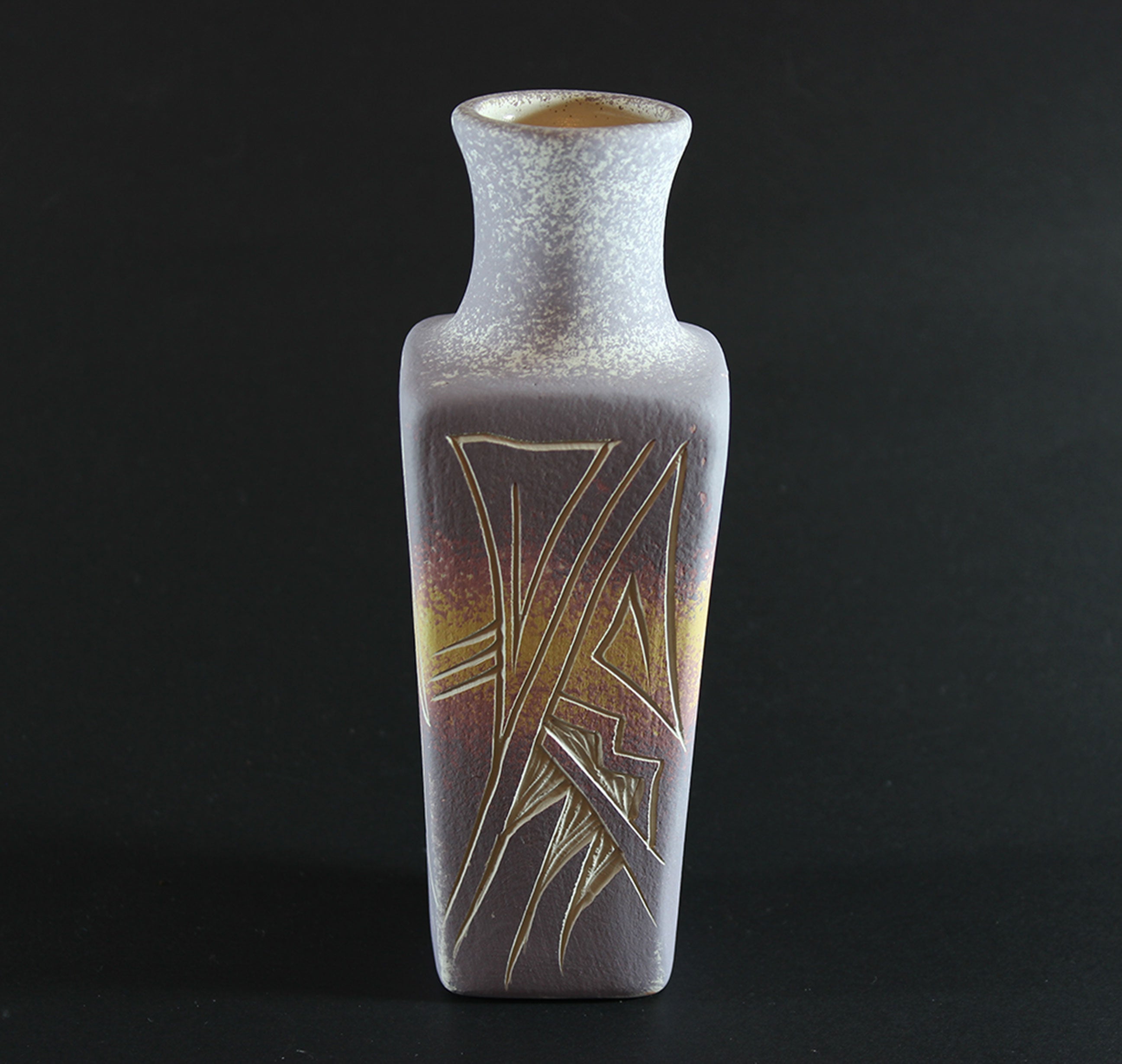 Navajo Pottery Vase, Sagg Dineh