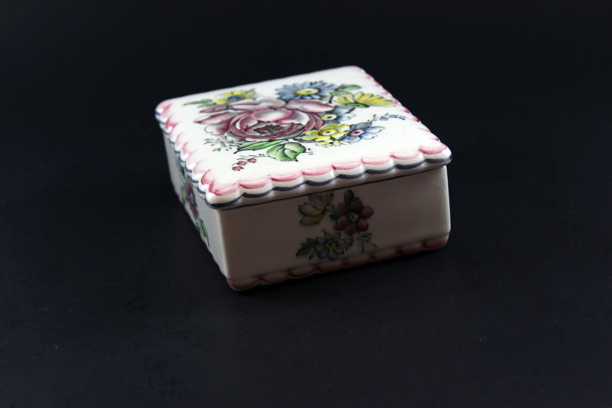 Wedgwood &amp; Co. Ltd.-Vintage Porcelain Trinket Box